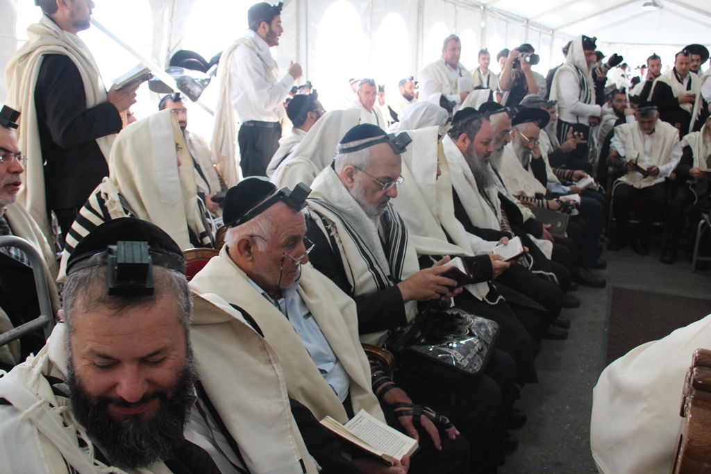 מנחמים ומתנחמים ביום השני ל'שבעה' • תיעוד מרחוב הקבלן