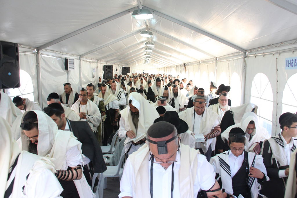 מנחמים ומתנחמים ביום השני ל'שבעה' • תיעוד מרחוב הקבלן