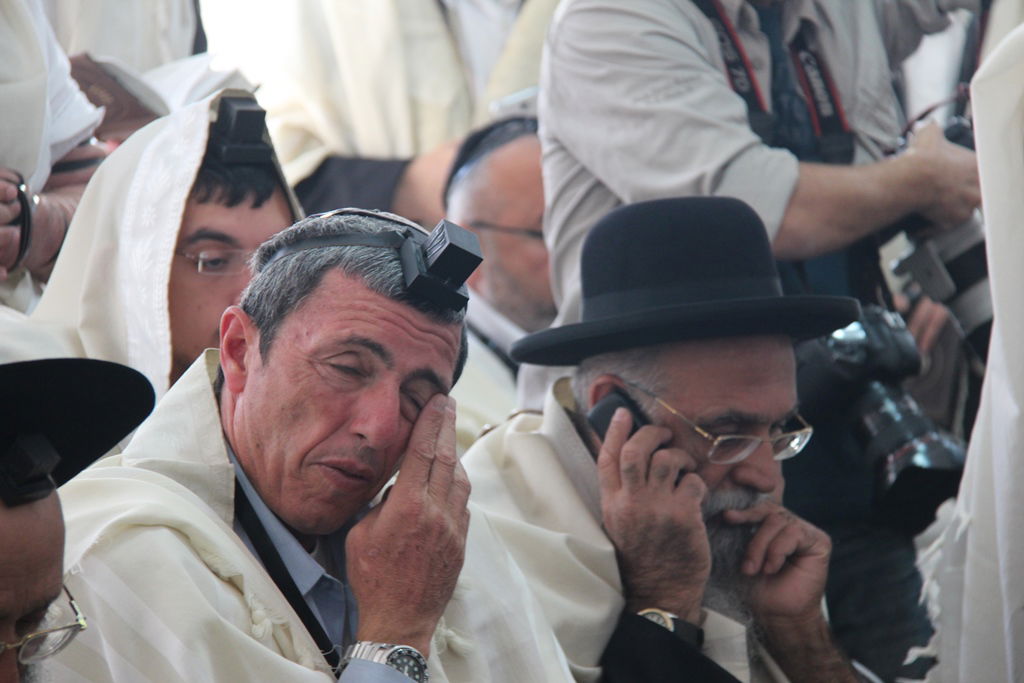 מנחמים ומתנחמים ביום השני ל'שבעה' • תיעוד מרחוב הקבלן