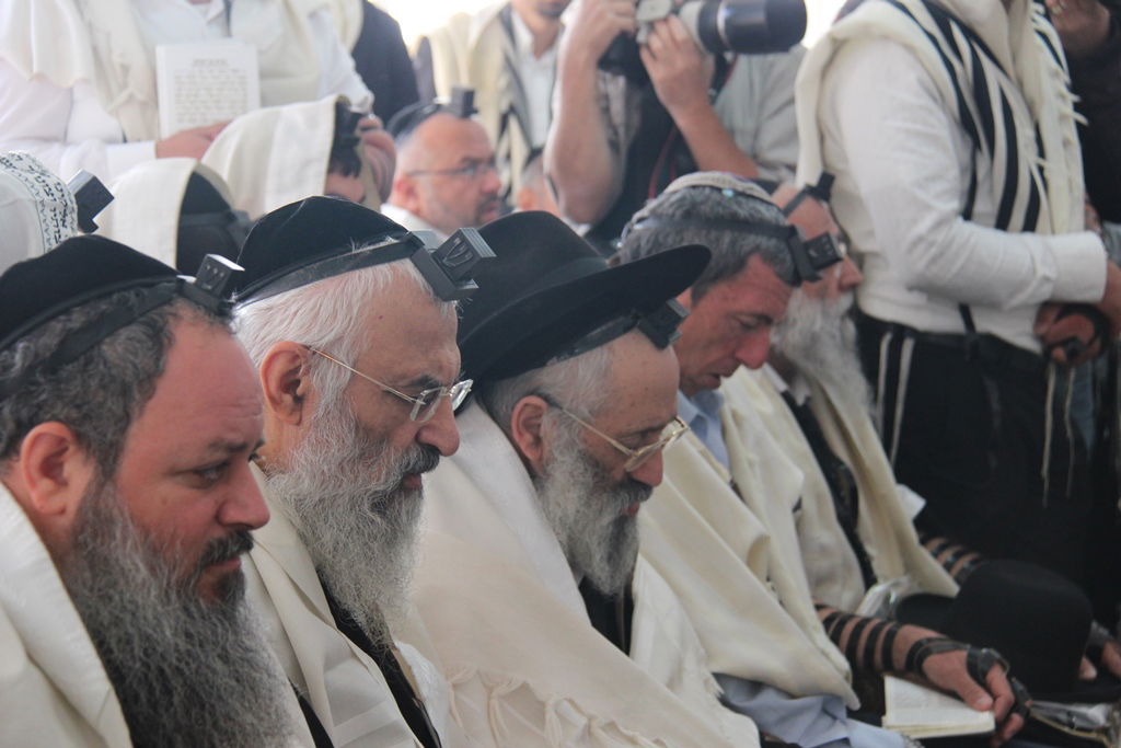 מנחמים ומתנחמים ביום השני ל'שבעה' • תיעוד מרחוב הקבלן