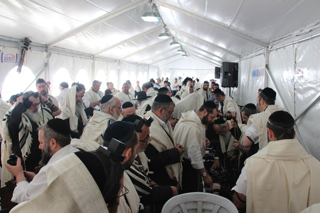 מנחמים ומתנחמים ביום השני ל'שבעה' • תיעוד מרחוב הקבלן