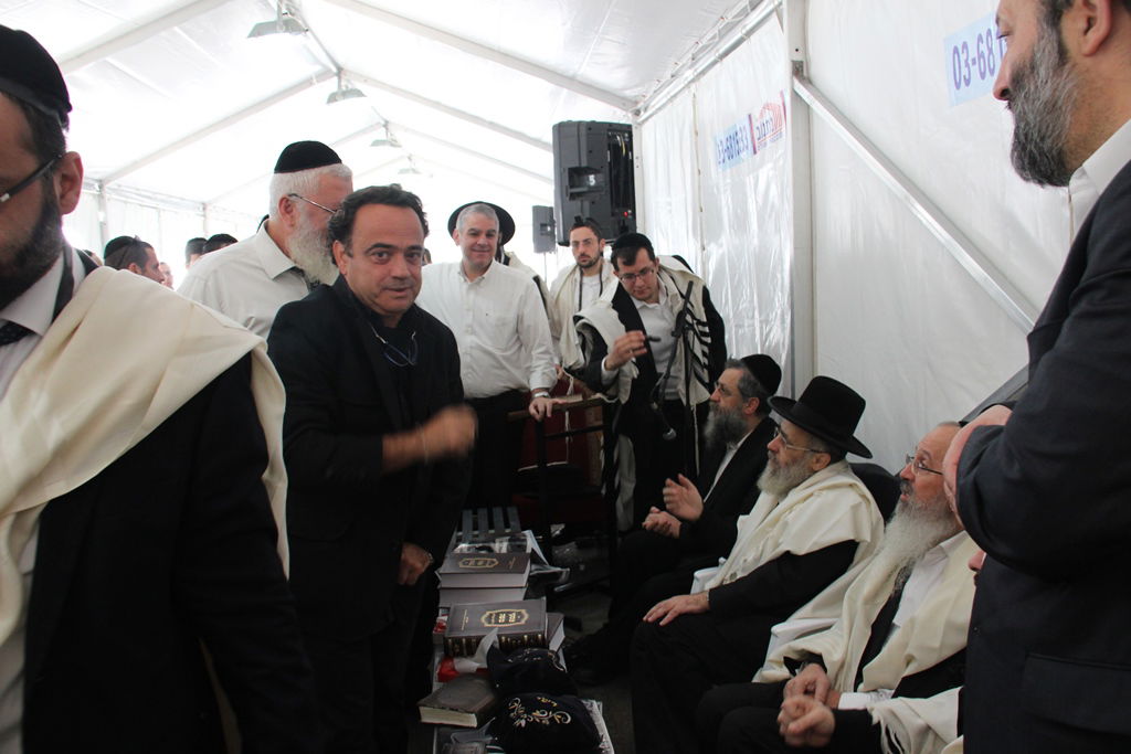 מנחמים ומתנחמים ביום השני ל'שבעה' • תיעוד מרחוב הקבלן