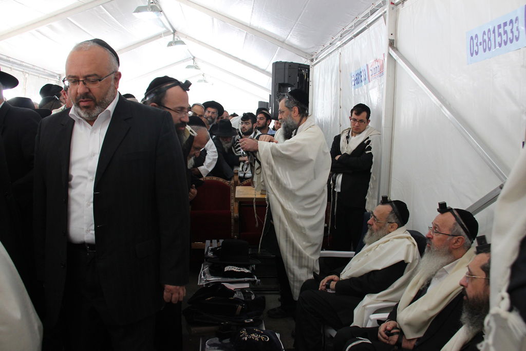 מנחמים ומתנחמים ביום השני ל'שבעה' • תיעוד מרחוב הקבלן