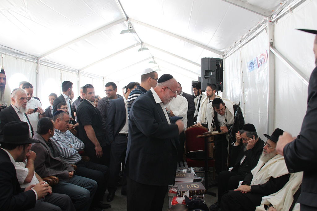 מנחמים ומתנחמים ביום השני ל'שבעה' • תיעוד מרחוב הקבלן