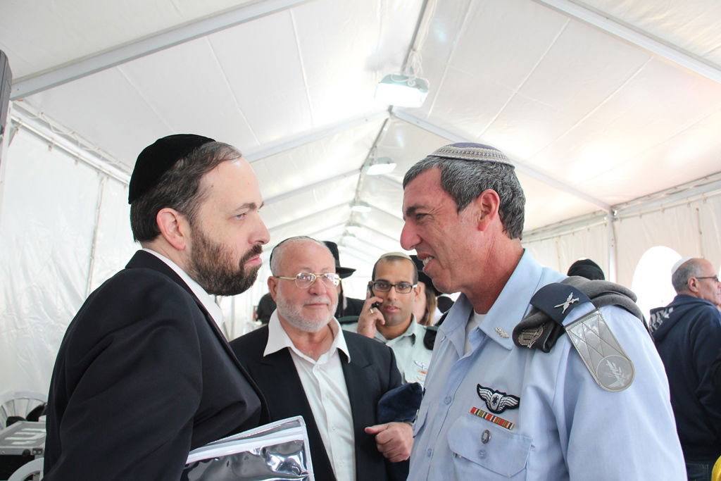 מנחמים ומתנחמים ביום השני ל'שבעה' • תיעוד מרחוב הקבלן