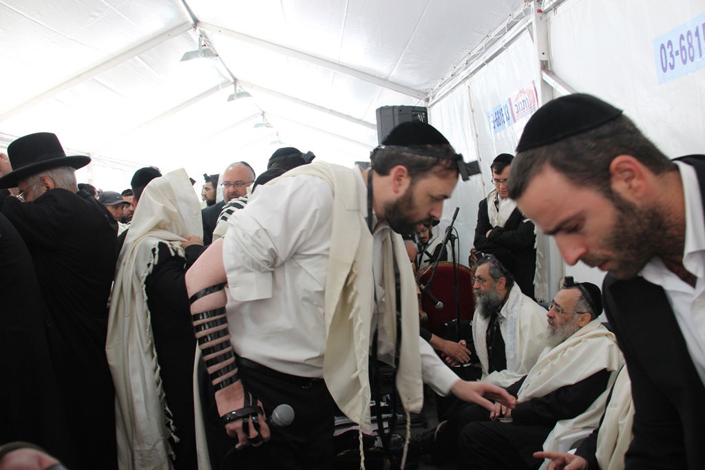 מנחמים ומתנחמים ביום השני ל'שבעה' • תיעוד מרחוב הקבלן