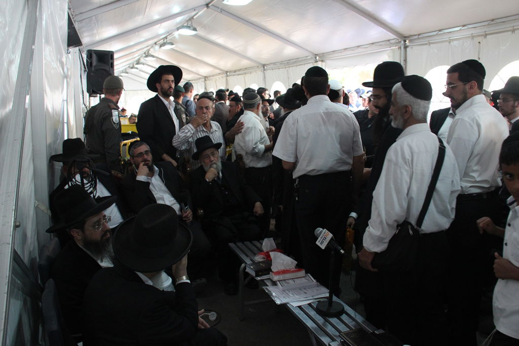 יום שני של ניחום אבלים בהקבלן 45 • צפו בגלרית ענק