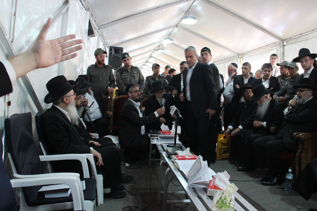 יום שני של ניחום אבלים בהקבלן 45 • צפו בגלרית ענק