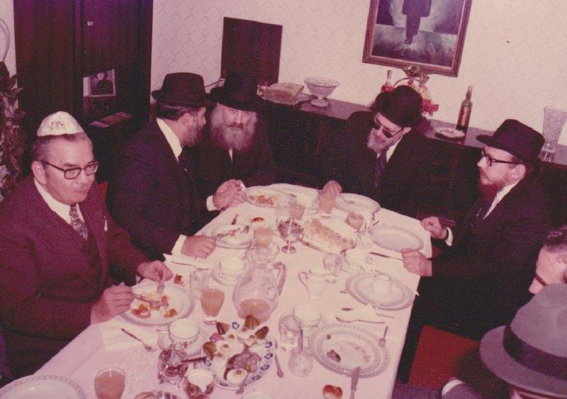 תמונות נדירות: הרב עובדיה יוסף מבקר במילאנו שבאיטליה