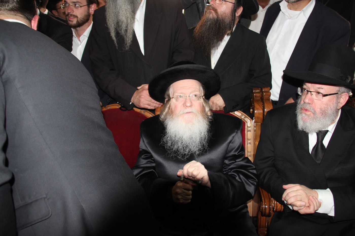 אלפי מנחמים, מאה תמונות • גלריה