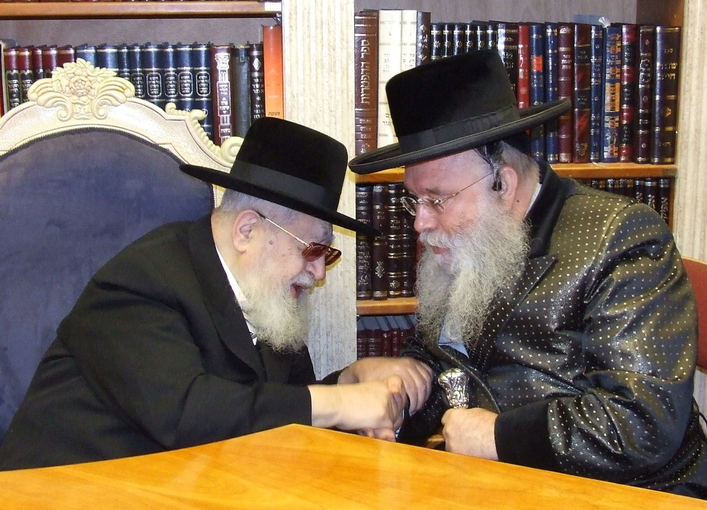 צפו: פגישת האדמו"ר ממישקולץ והגר"ע יוסף