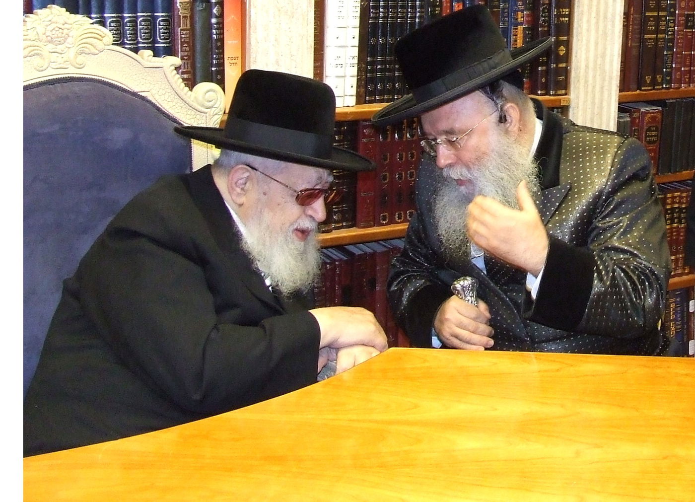 צפו: פגישת האדמו"ר ממישקולץ והגר"ע יוסף