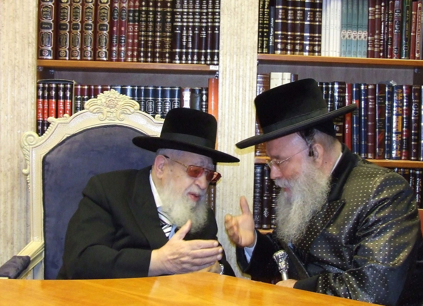 צפו: פגישת האדמו"ר ממישקולץ והגר"ע יוסף