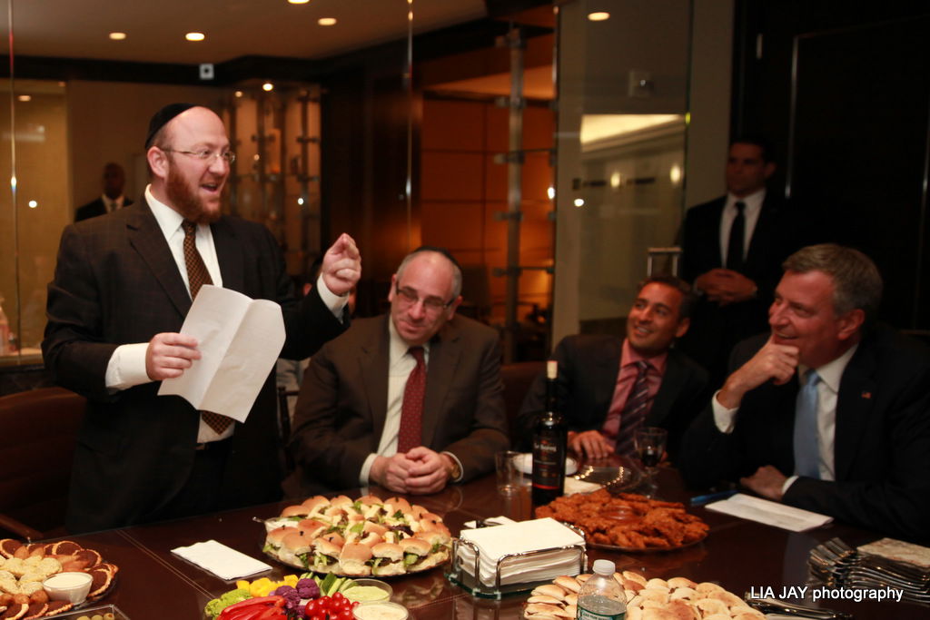 ניו יורק: מועמד שספד לרב עובדיה - הותקף בעיתונות