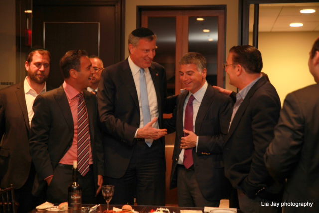 דה בלסיו + כיפה