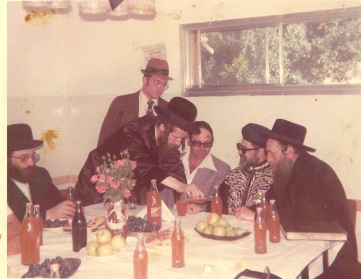 תיעוד מרגש: אהבת מרן הרב עובדיה יוסף זצ"ל לרב יצחק דוד גרוסמן