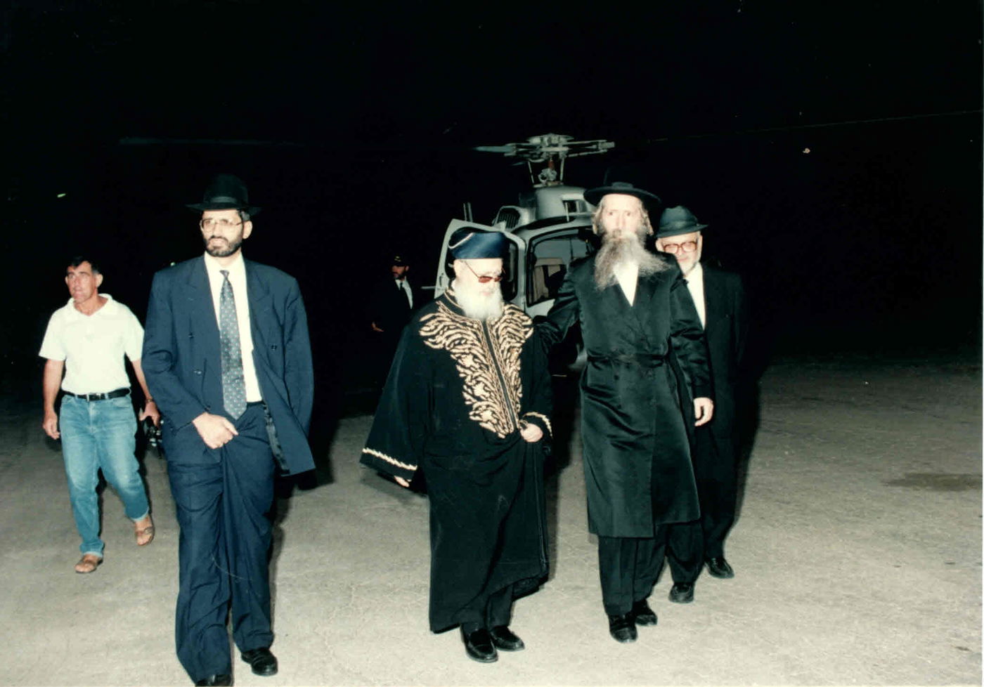 תיעוד מרגש: אהבת מרן הרב עובדיה יוסף זצ"ל לרב יצחק דוד גרוסמן