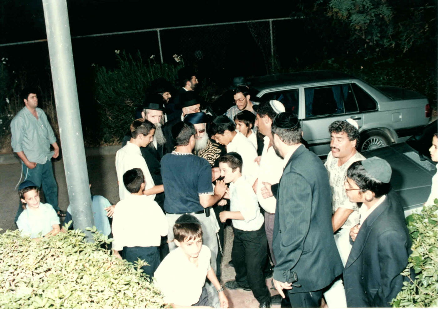 תיעוד מרגש: אהבת מרן הרב עובדיה יוסף זצ"ל לרב יצחק דוד גרוסמן