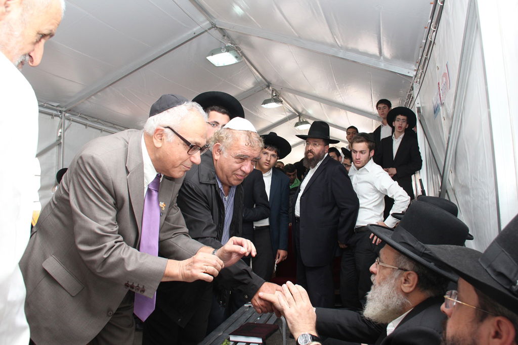 פותחים שבוע בלי מרן הרב עובדיה יוסף • גלריה מהאוהל