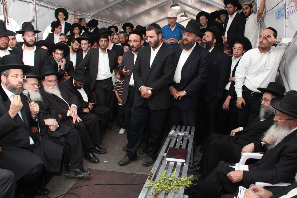 פותחים שבוע בלי מרן הרב עובדיה יוסף • גלריה מהאוהל