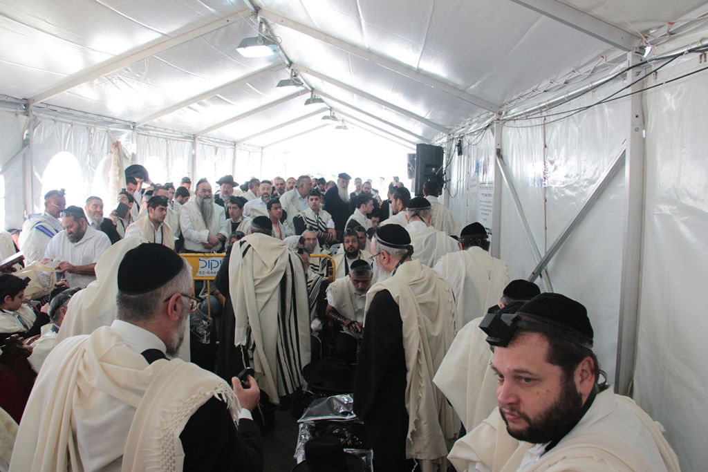 פותחים שבוע בלי מרן הרב עובדיה יוסף • גלריה מהאוהל