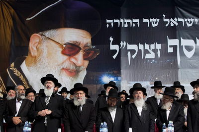 רבבות בעצרת הזיכרון בי-ם: "זקוקים לתפילות הגר"ע"