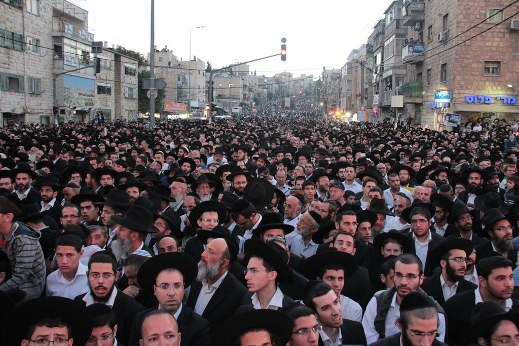 עצרת הרבבות לזכרו של הרב עובדיה • צפו