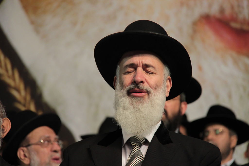 עצרת הרבבות לזכרו של הרב עובדיה • צפו