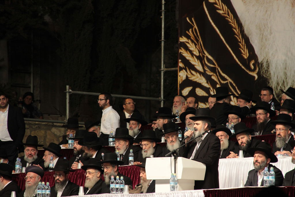 עצרת הרבבות לזכרו של הרב עובדיה • צפו