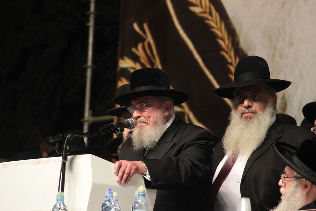 עצרת הרבבות לזכרו של הרב עובדיה • צפו