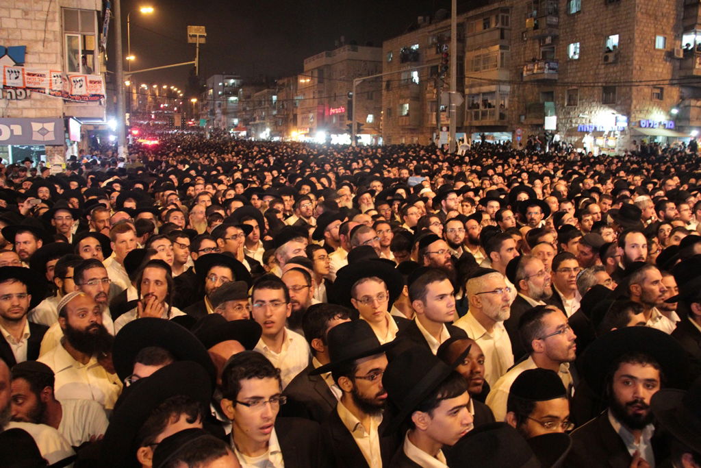 עצרת הרבבות לזכרו של הרב עובדיה • צפו