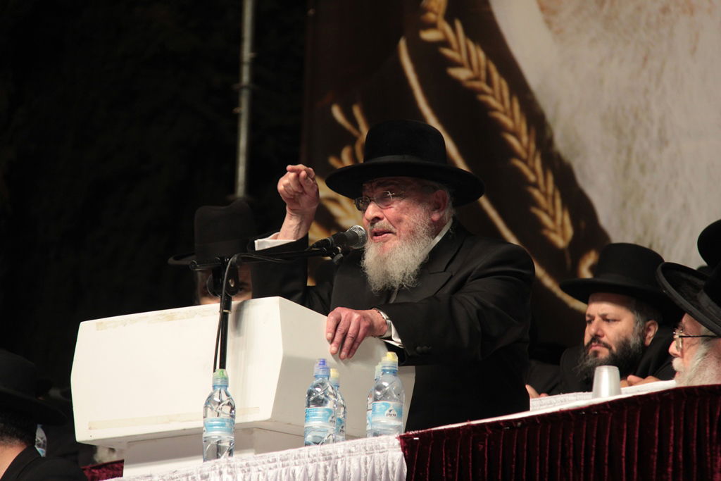 עצרת הרבבות לזכרו של הרב עובדיה • צפו