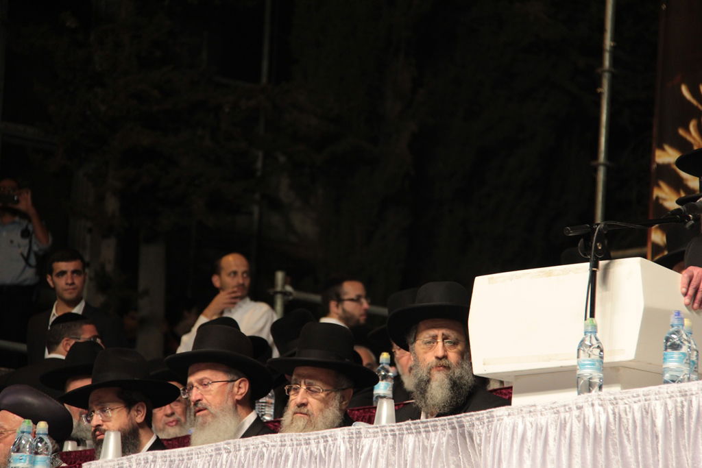 עצרת הרבבות לזכרו של הרב עובדיה • צפו