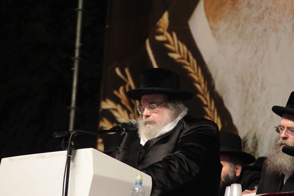 עצרת הרבבות לזכרו של הרב עובדיה • צפו