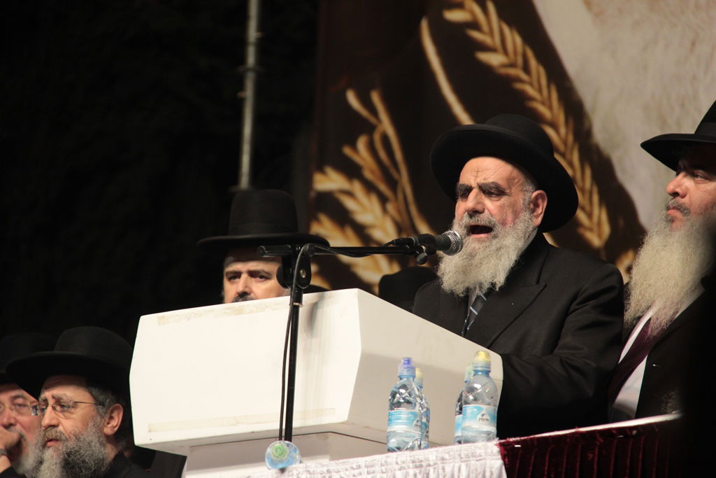 עצרת הרבבות לזכרו של הרב עובדיה • צפו