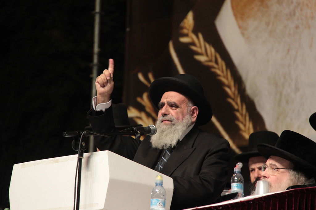 עצרת הרבבות לזכרו של הרב עובדיה • צפו