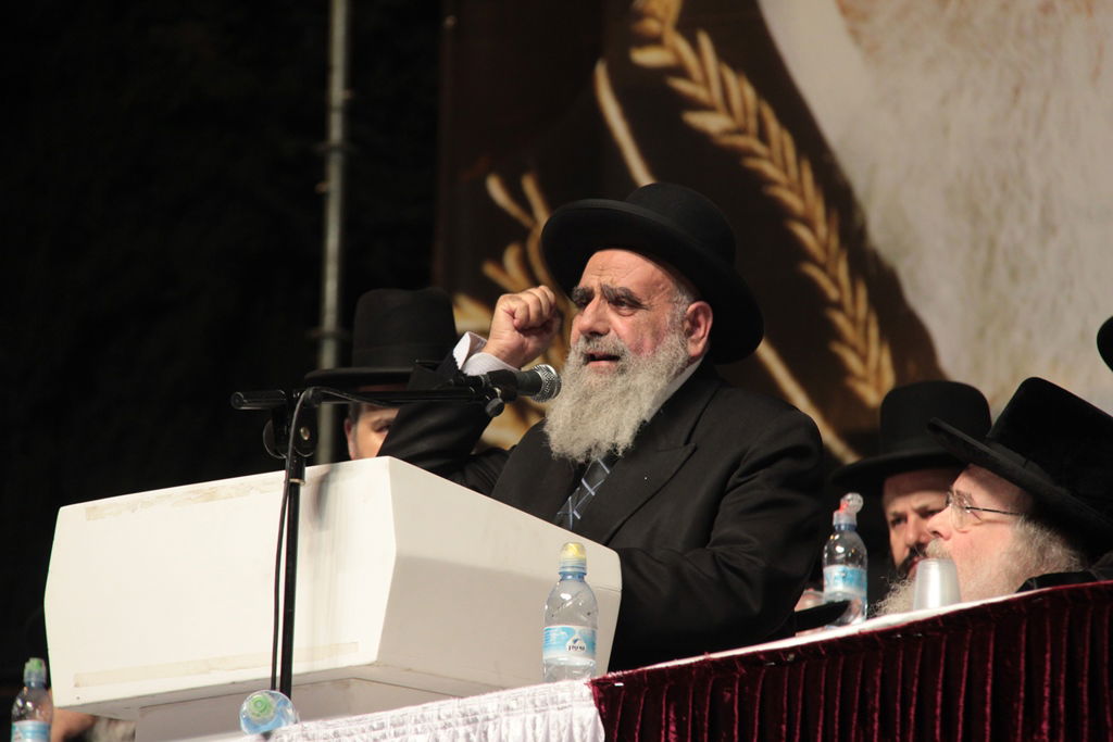 עצרת הרבבות לזכרו של הרב עובדיה • צפו