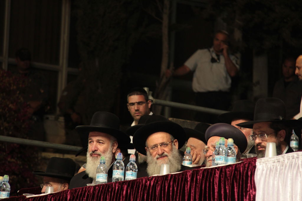 עצרת הרבבות לזכרו של הרב עובדיה • צפו