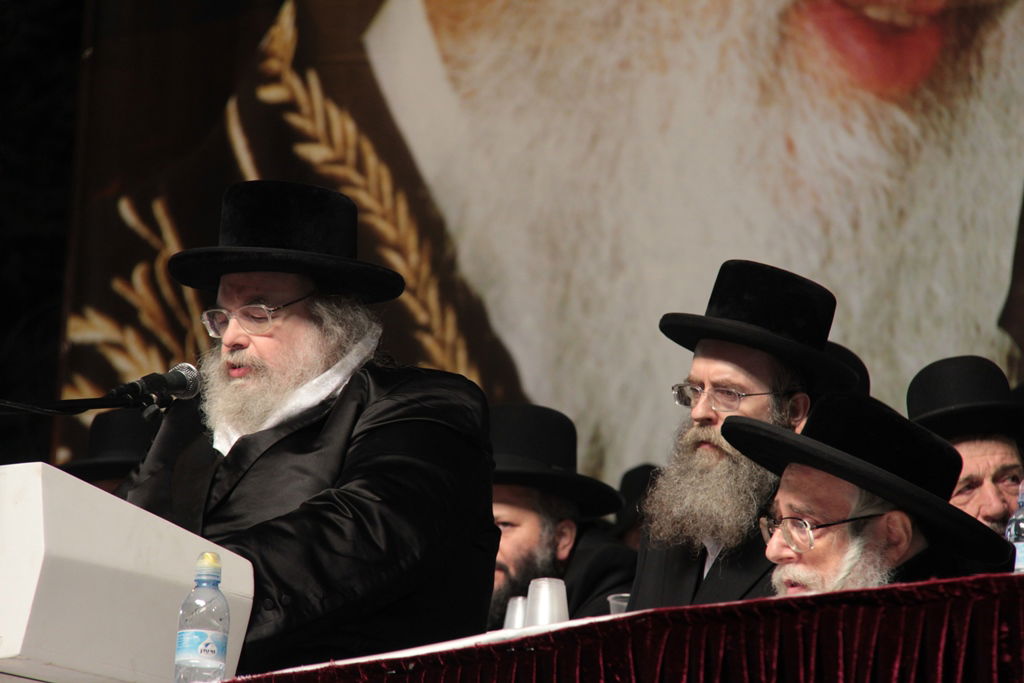 עצרת הרבבות לזכרו של הרב עובדיה • צפו