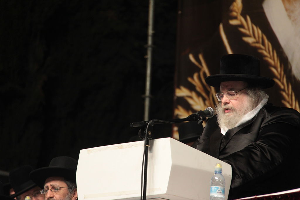 עצרת הרבבות לזכרו של הרב עובדיה • צפו