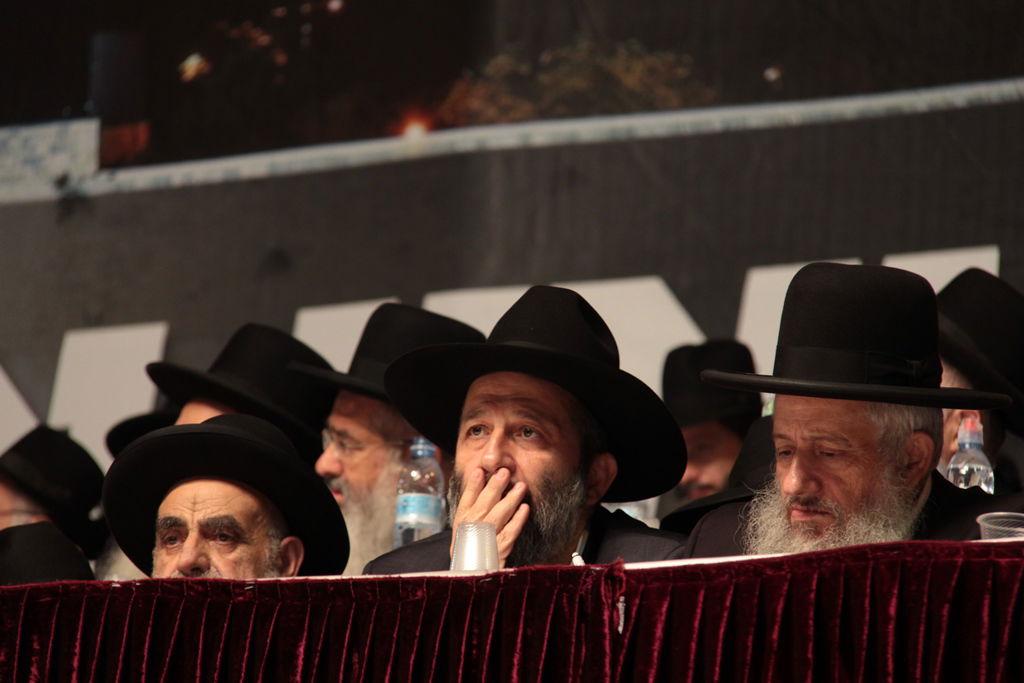 עצרת הרבבות לזכרו של הרב עובדיה • צפו