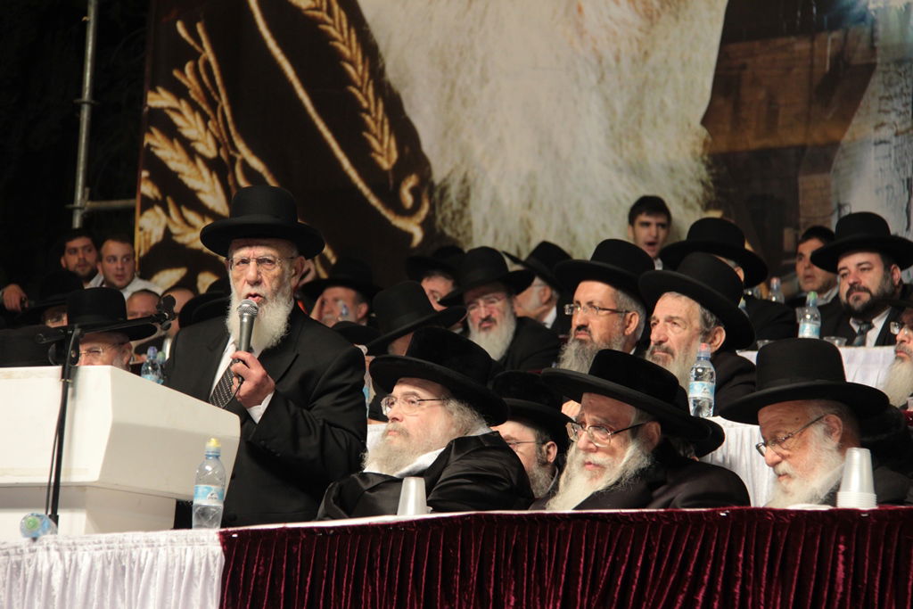 עצרת הרבבות לזכרו של הרב עובדיה • צפו