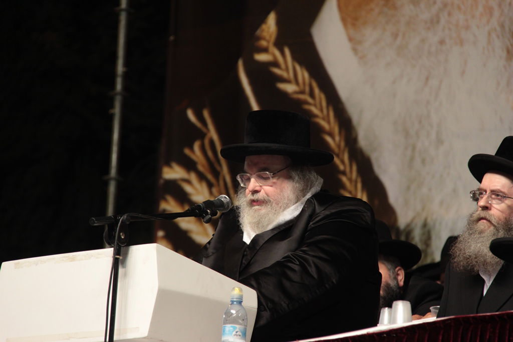 עצרת הרבבות לזכרו של הרב עובדיה • צפו