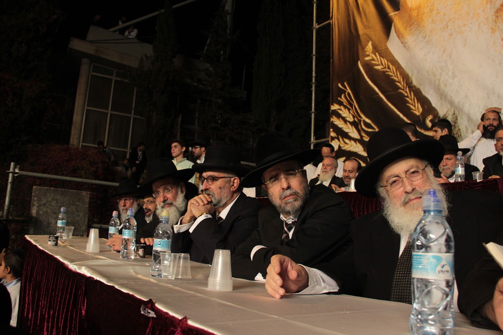 עצרת הרבבות לזכרו של הרב עובדיה • צפו