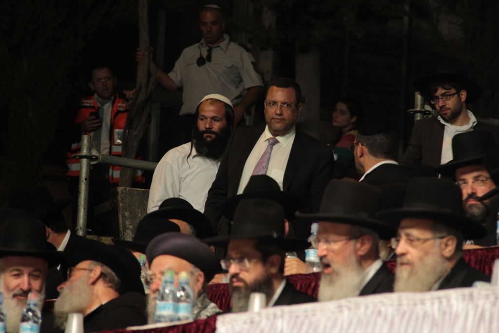 עצרת הרבבות לזכרו של הרב עובדיה • צפו