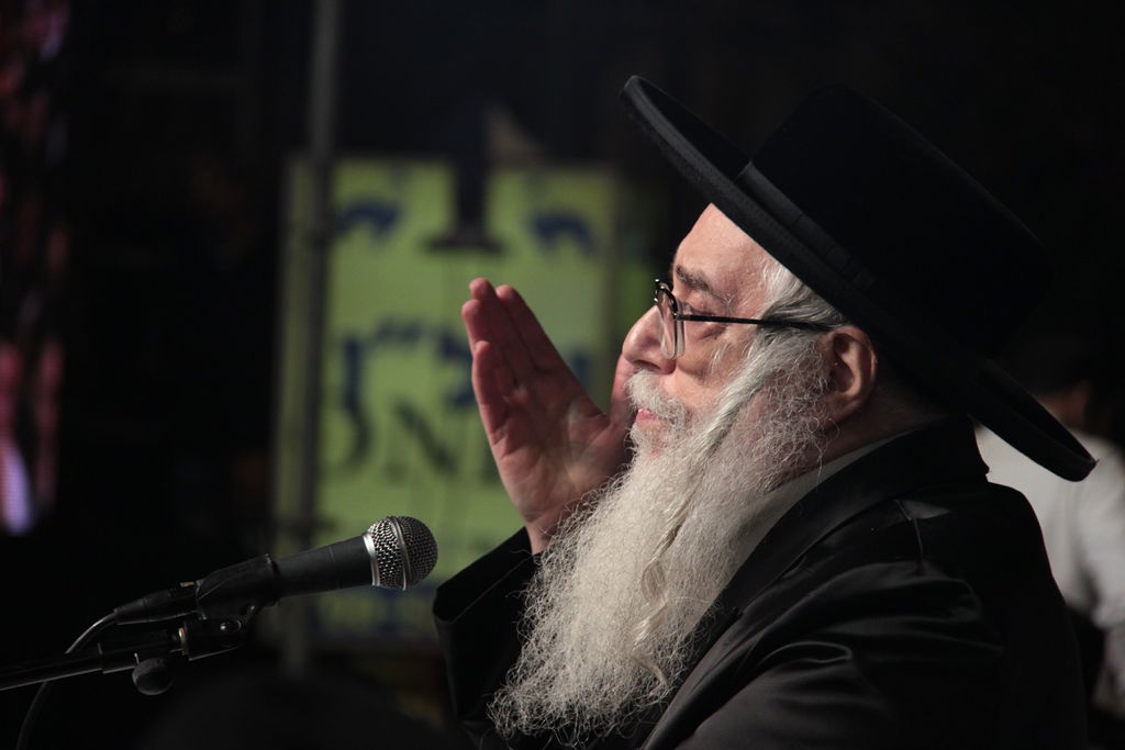 עצרת הרבבות לזכרו של הרב עובדיה • צפו