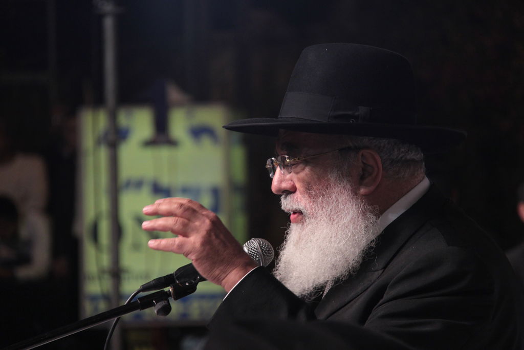 עצרת הרבבות לזכרו של הרב עובדיה • צפו