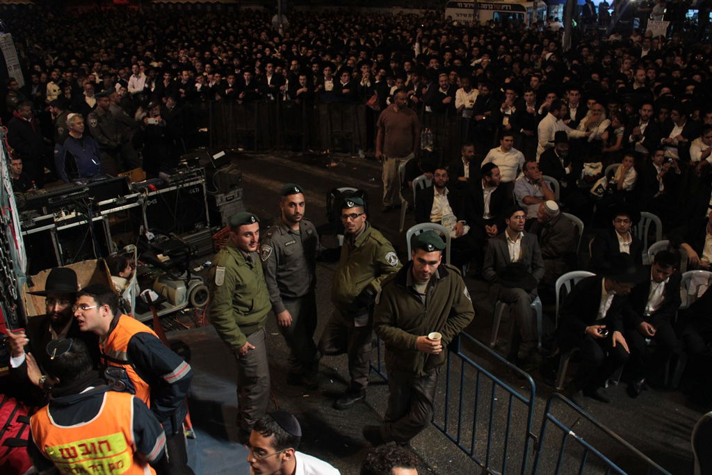 עצרת הרבבות לזכרו של הרב עובדיה • צפו