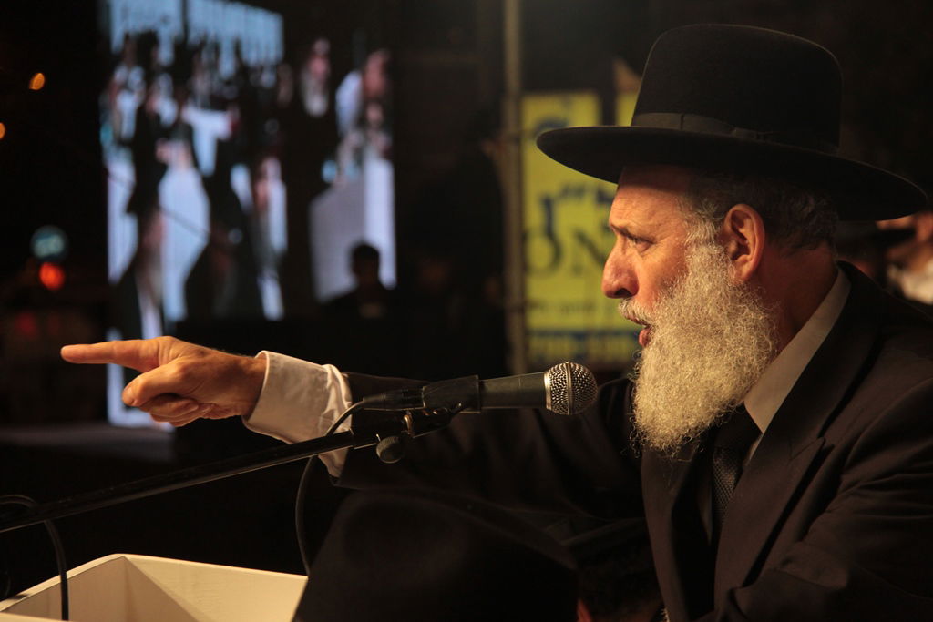 עצרת הרבבות לזכרו של הרב עובדיה • צפו