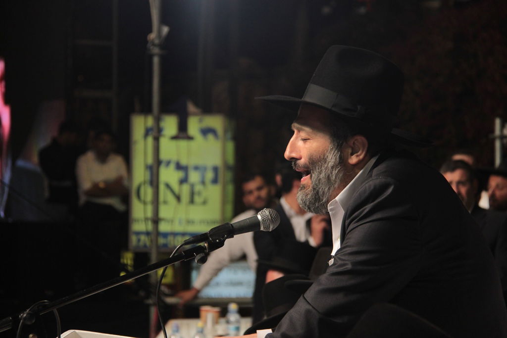 עצרת הרבבות לזכרו של הרב עובדיה • צפו